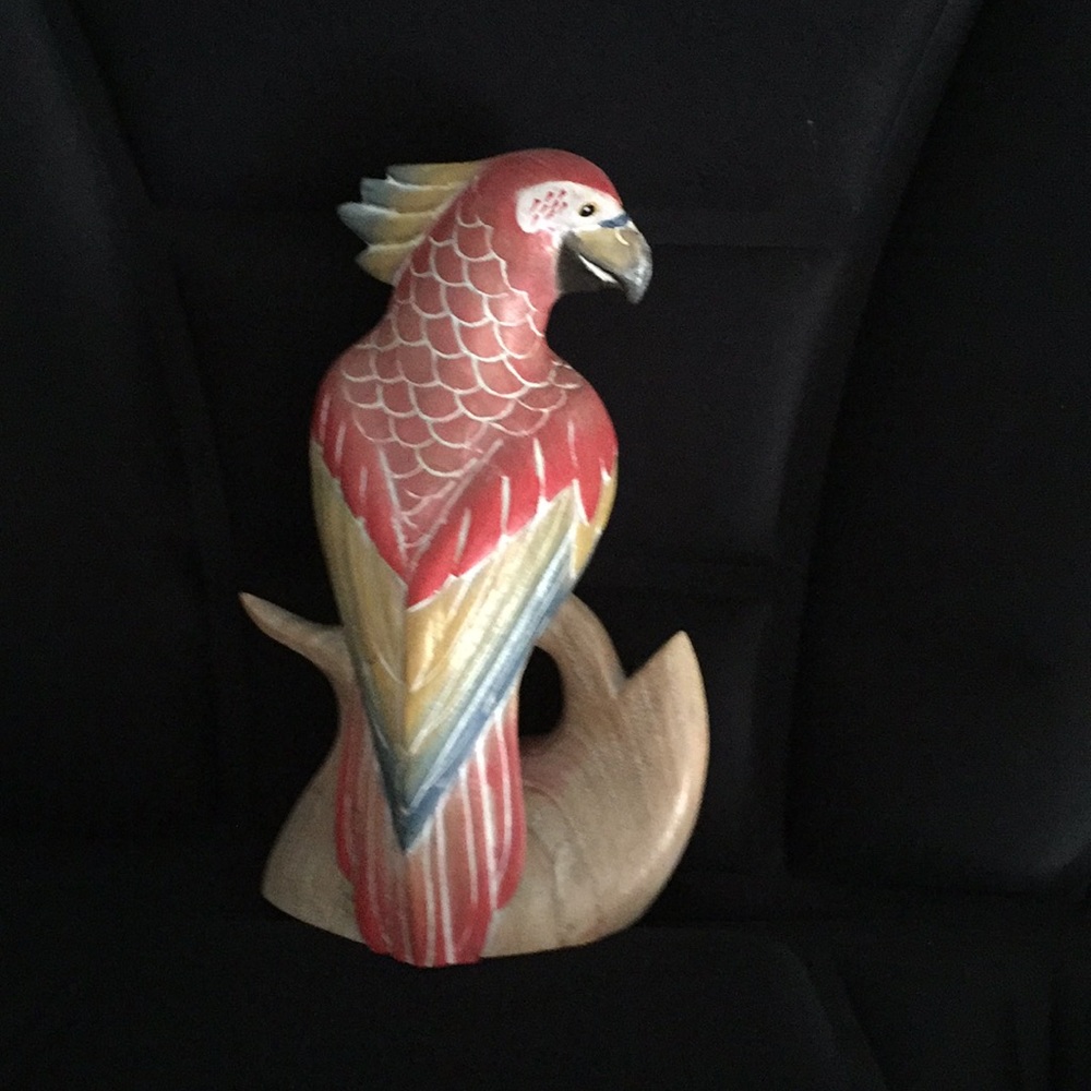 Beautiful hand carved parakeet 9”tall 5”wide